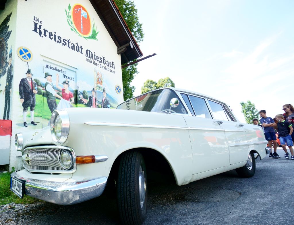 210807_Miesbach_Biergarten_Oldtimer_04