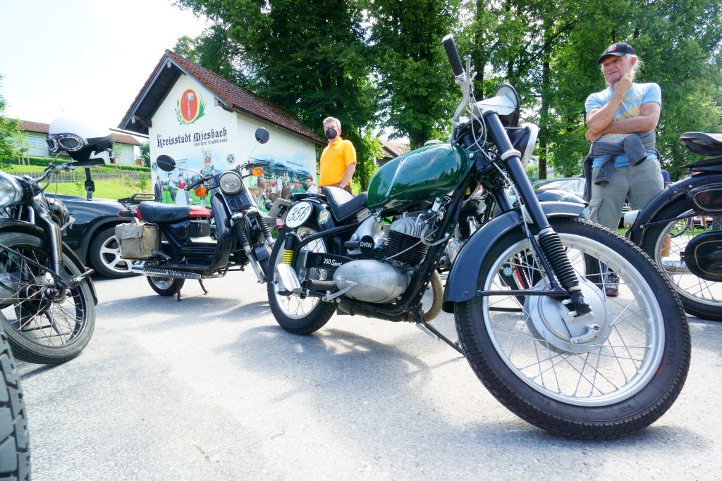 210807_Miesbach_Biergarten_Oldtimer_31