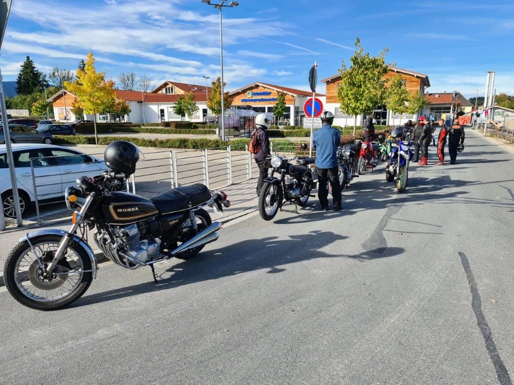 211003_Motorradoldtimertreffen_Bad-Toelz_095630