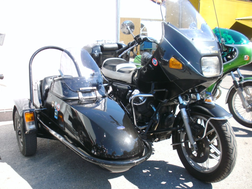 DIGITAL CAMERA