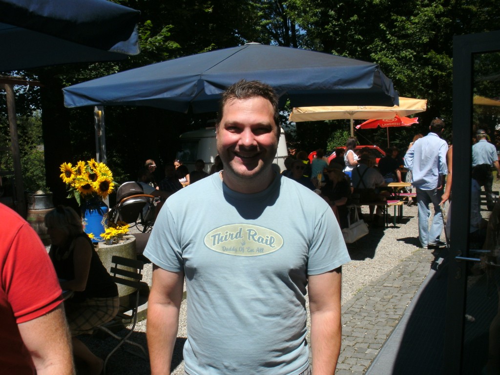 DIGITAL CAMERA